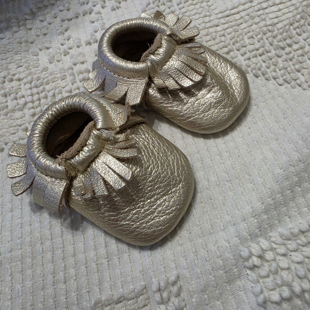 Freshly Picked Gold Tone Moccasins Shoes Baby Size 1 Hippie Baby